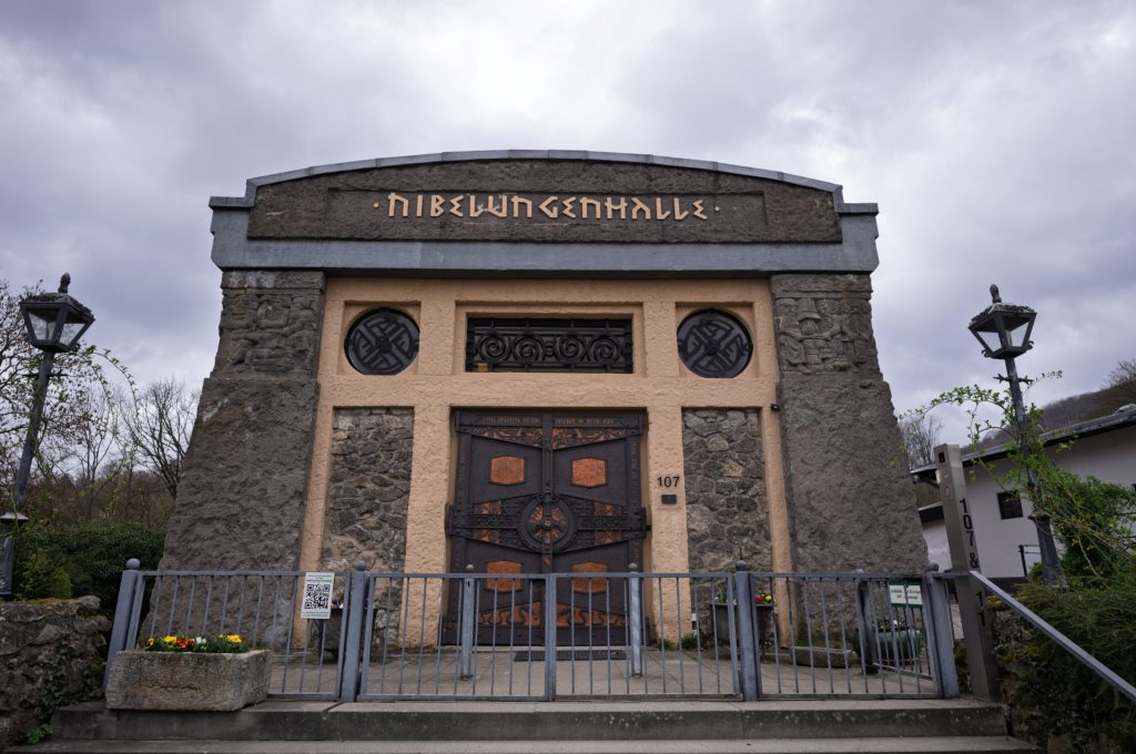 Nibelungenhalle